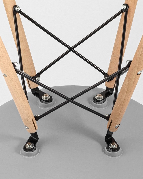Набор из 4 стульев Eames
