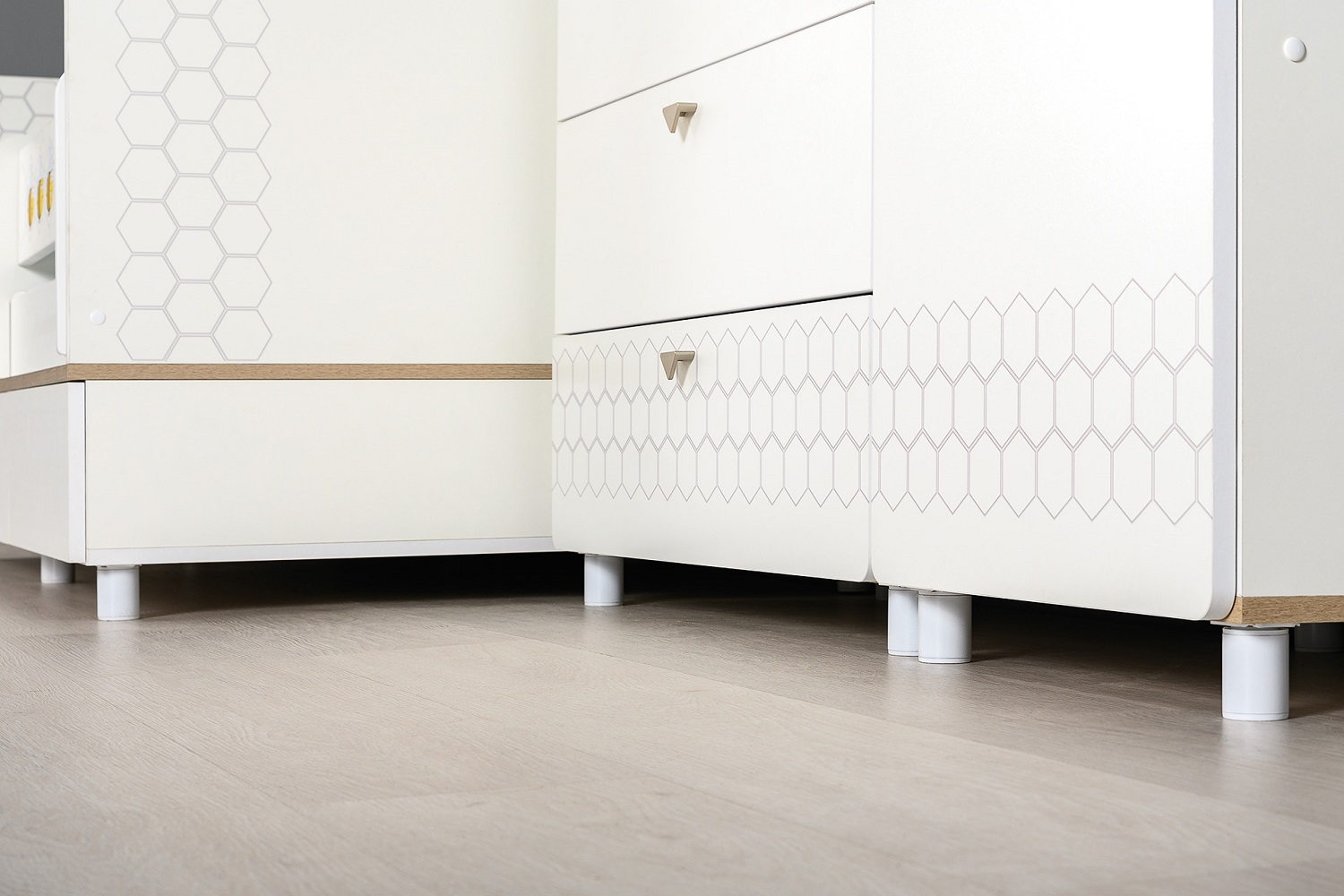 Шкаф Эйп, Белый